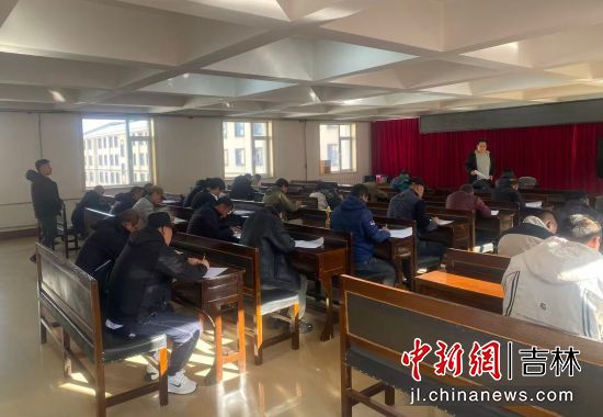培训考试 安图县委宣传部/供图 培训考试 安图县委宣传部/供图