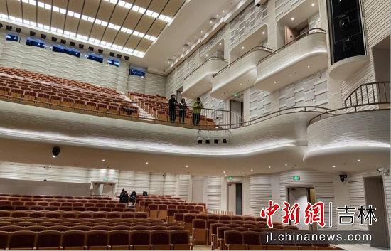 吉林省音乐厅内部装修进入冲刺阶段。 吉林省音乐厅内部装修进入冲刺阶段。