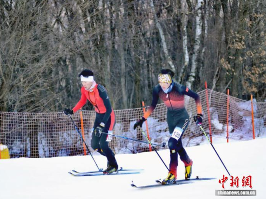 运动员正在比赛。 于峰 摄 运动员正在比赛。 于峰 摄