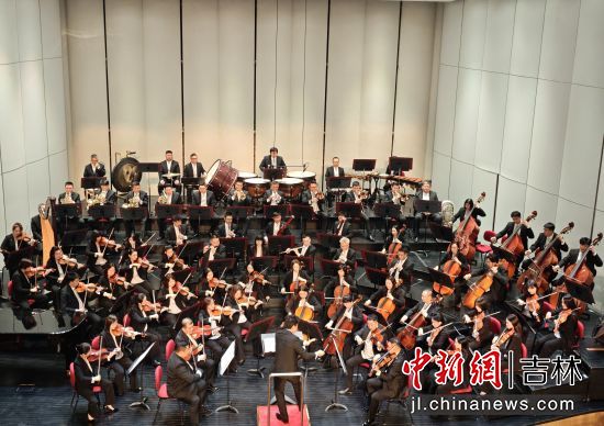 图为吉林省音乐厅新年音乐会彩排现场。金乔/摄 图为吉林省音乐厅新年音乐会彩排现场。金乔/摄