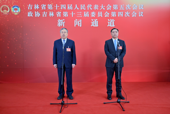 1��26�գ�����Э����ʡ��ʮ����ίԱ����Ĵλ���ίԱͨ���ϣ�������(��һ)�ش�������ʡ� ���� ��