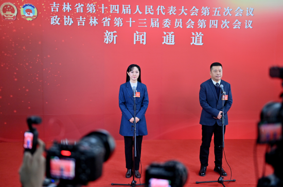 1��26�գ�����Э����ʡ��ʮ����ίԱ����Ĵλ���ίԱͨ���ϣ�������(��һ)�ش�������ʡ� ���� ��