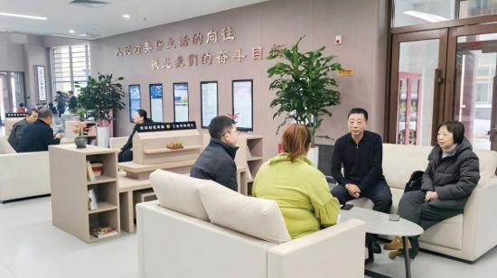 “有矛盾纠纷找综治中心”,正在成为越来越多二道区居民的优选。 “有矛盾纠纷找综治中心”,正在成为越来越多二道区居民的优选。