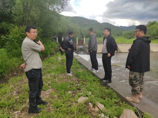 班子成员、职能部门、村负责人常态化巡河 班子成员、职能部门、村负责人常态化巡河