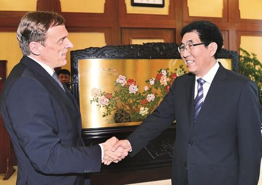 迪文老总_田迪文凌祖儿图片