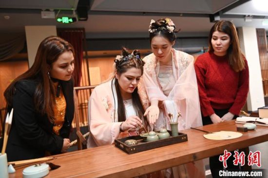 外國留學生在長春“觸摸”宋文化：雅致古風讓人著迷