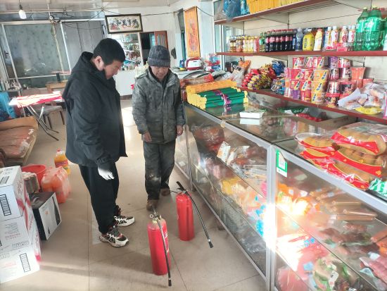 �ػ���ί������/��ͼ