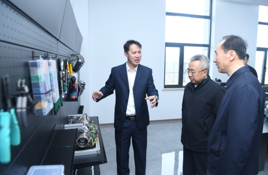 �μӽ�����ʽ��Ա��������԰��ҵ�;��¸������Ϳշ��з���ָ�����ġ�����̶�Ϳ������𽵳������µͿ������ߺ����鳡ʵ�ص��С�