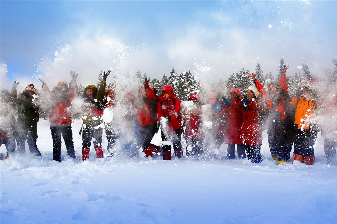 �ο�������˺�Ϸѩ