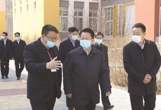 白城市委书记庞庆波到白城一中新区校园视察