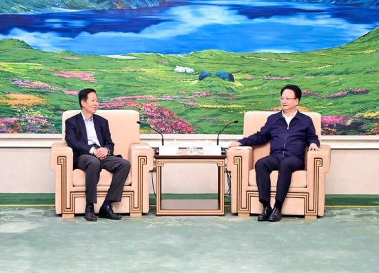 景俊海拜会全国人大常委会副委员长肖捷